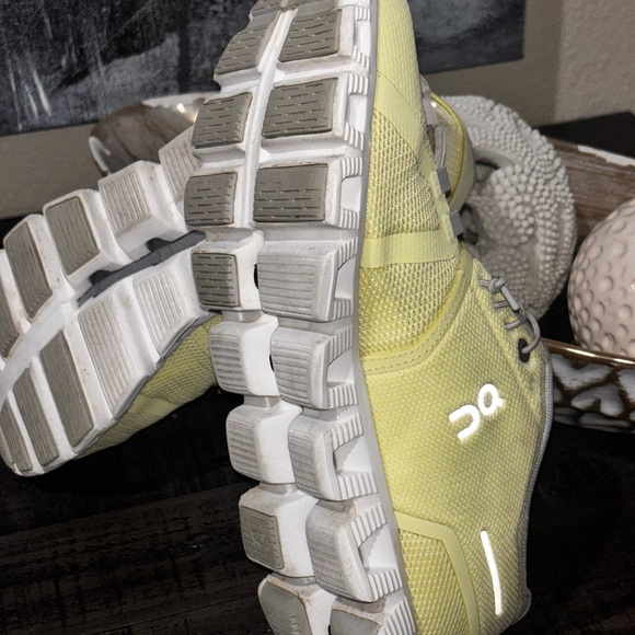 On Cloud 5 running shoes in "Hay/Frost" W SZ9 - Picture 11 of 13